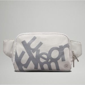 *RARE* NWT lululemon 2L belt bag